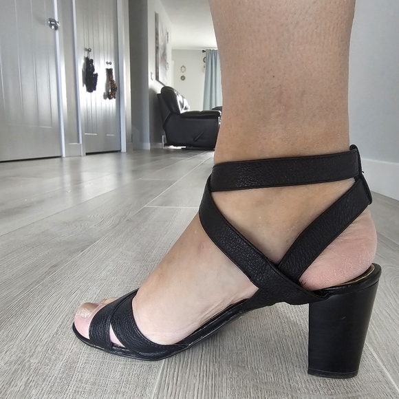 Ralph Lauren leather heels sandal - Picture 2 of 6